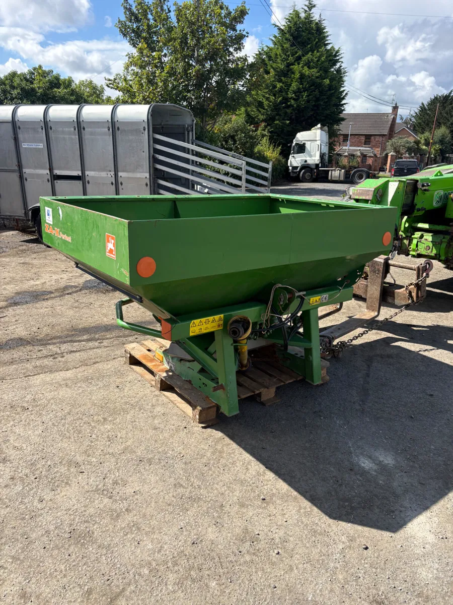 Amazone 1.4T fertiliser sower - Image 1