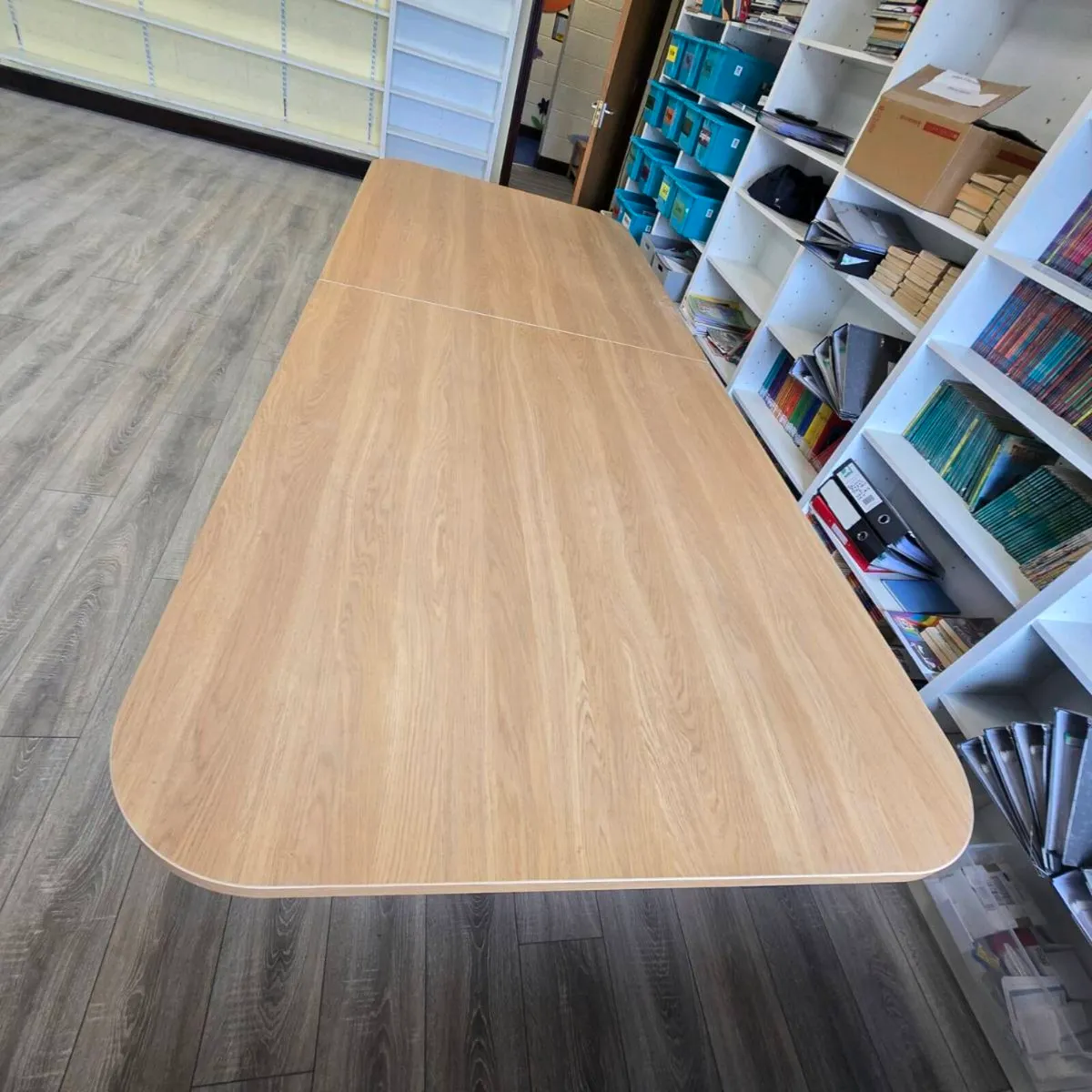 Oak meeting table 3m x 1.2m - Image 4