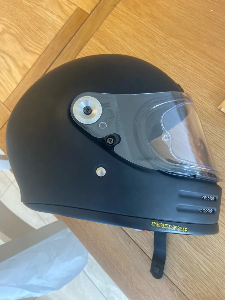 New Shoei Glamster Helmet - Image 3