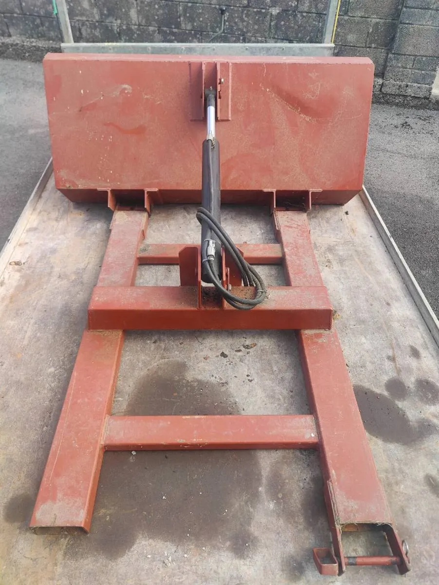 4ft Hydraulic Tipping Bucket for Forklift - Image 2