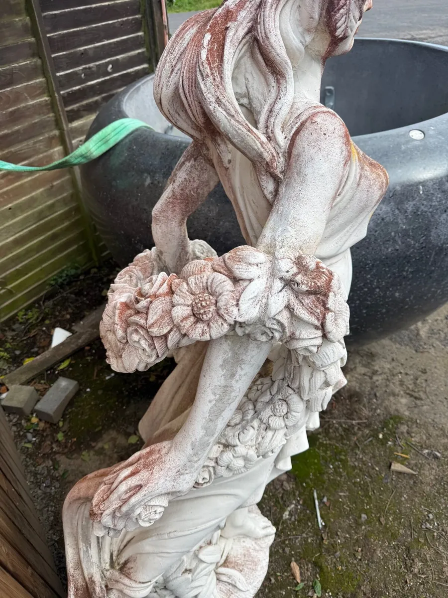 Greek Goddess Statue. Lifesize and rose garland. - Image 3