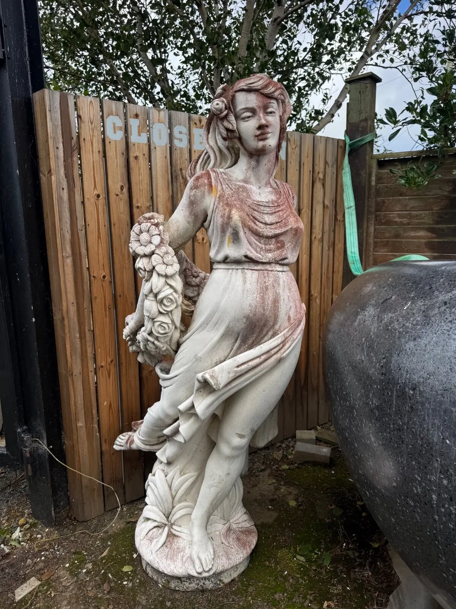 Greek Goddess Statue. Lifesize and rose garland. - Image 4