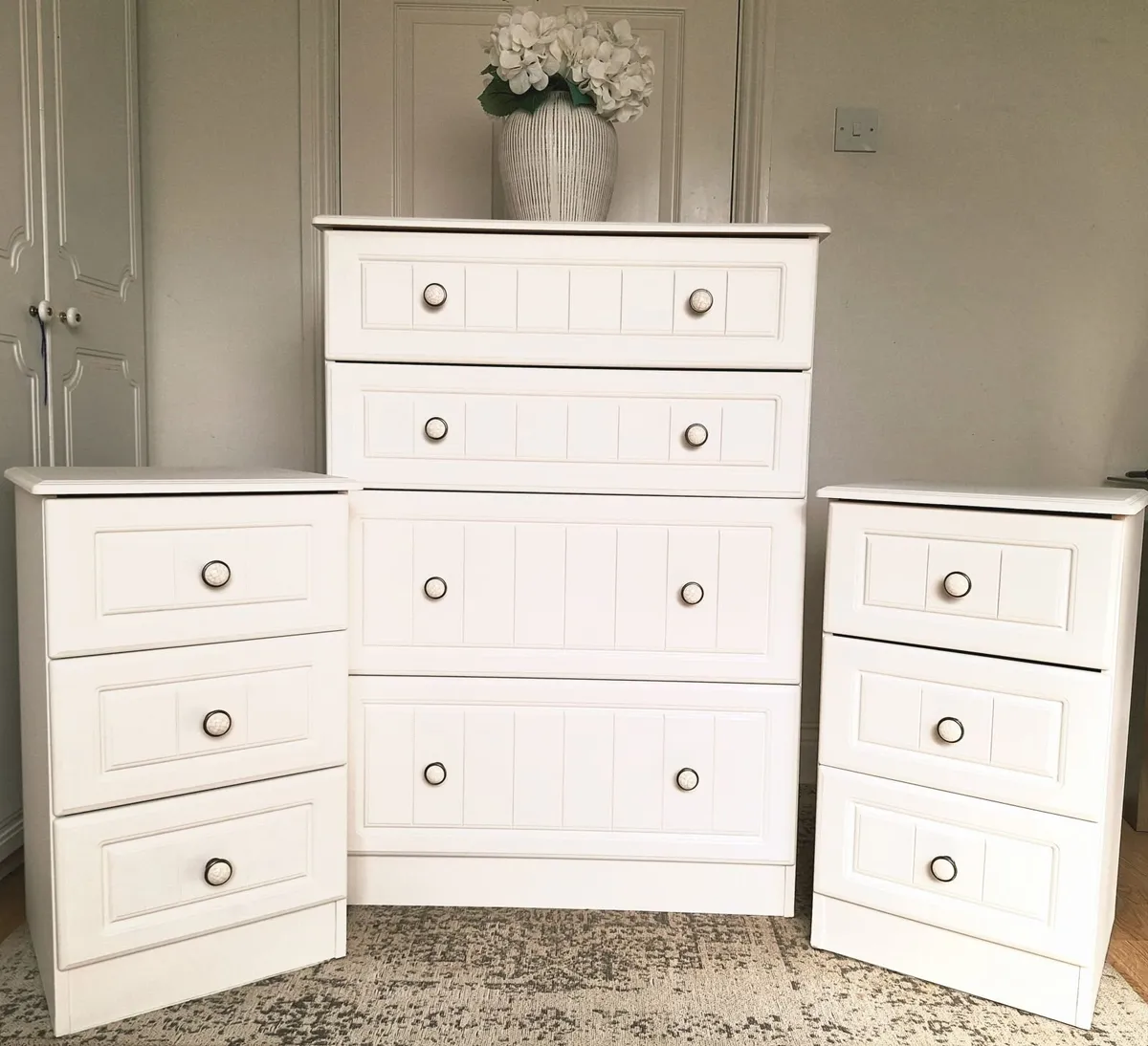 Bedroom set - Image 1