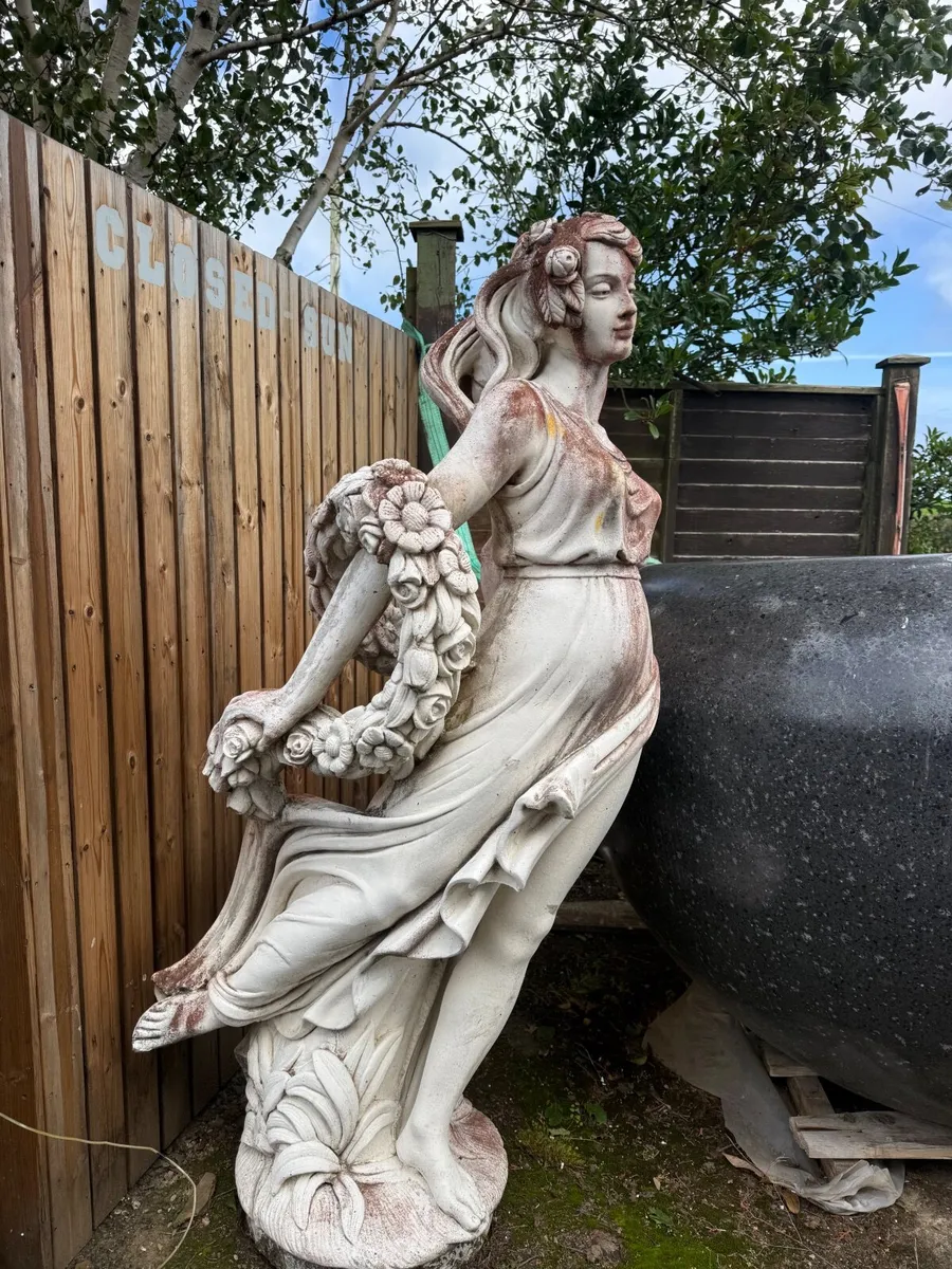 Greek Goddess Statue. Lifesize and rose garland. - Image 1