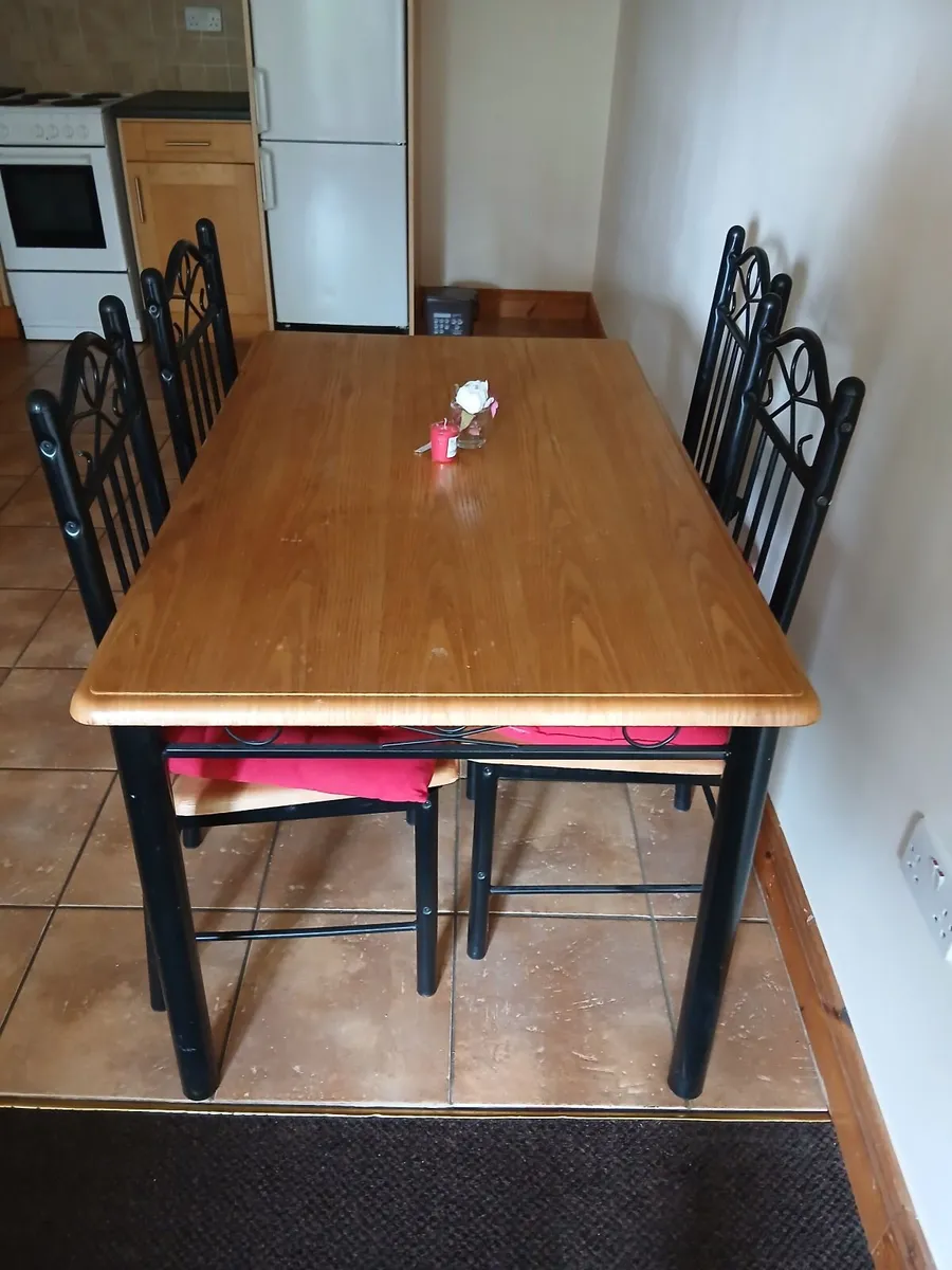 Furniture and appliances - Image 1
