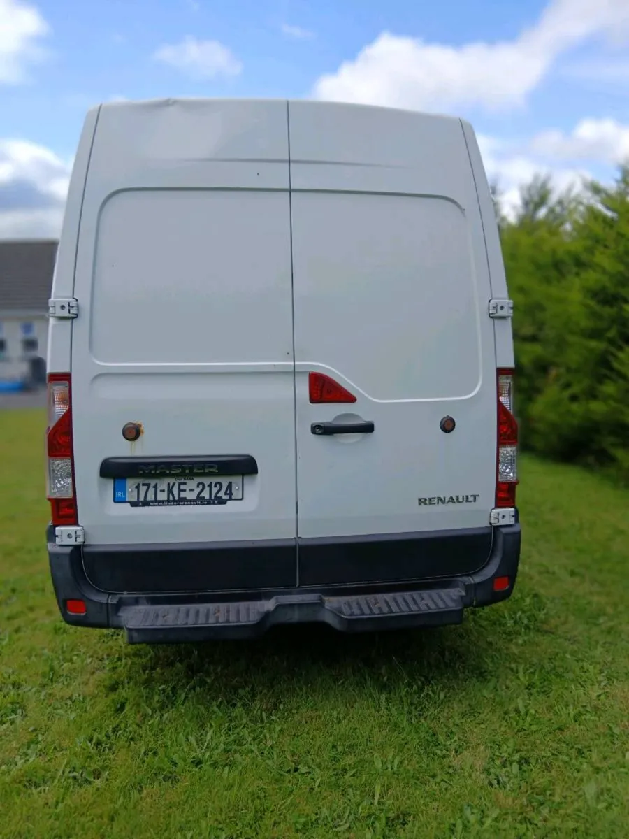 Van - Image 4