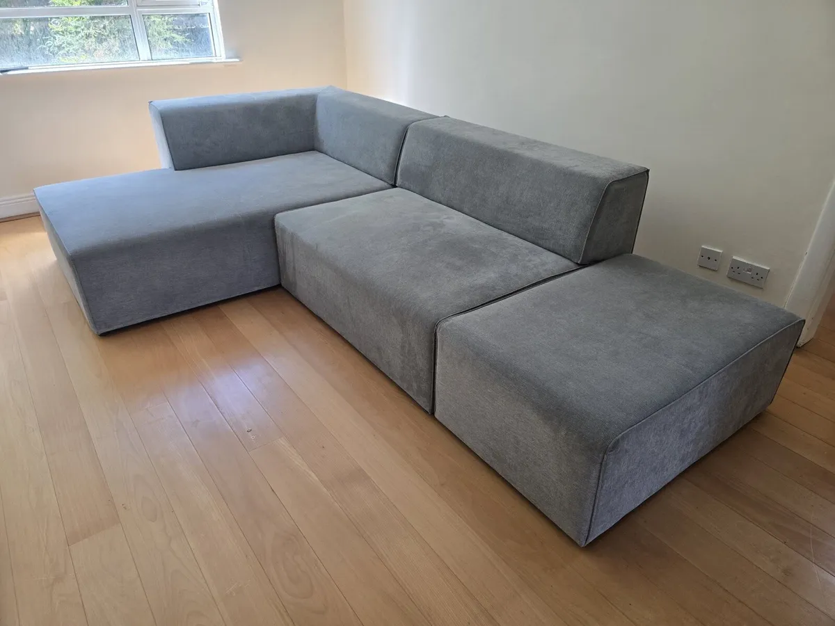 Large L Shaped Corner Sofa / Couch with Footstool - Image 1