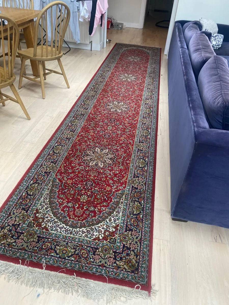 Isfahan 16ft Carpet Runner - Image 1