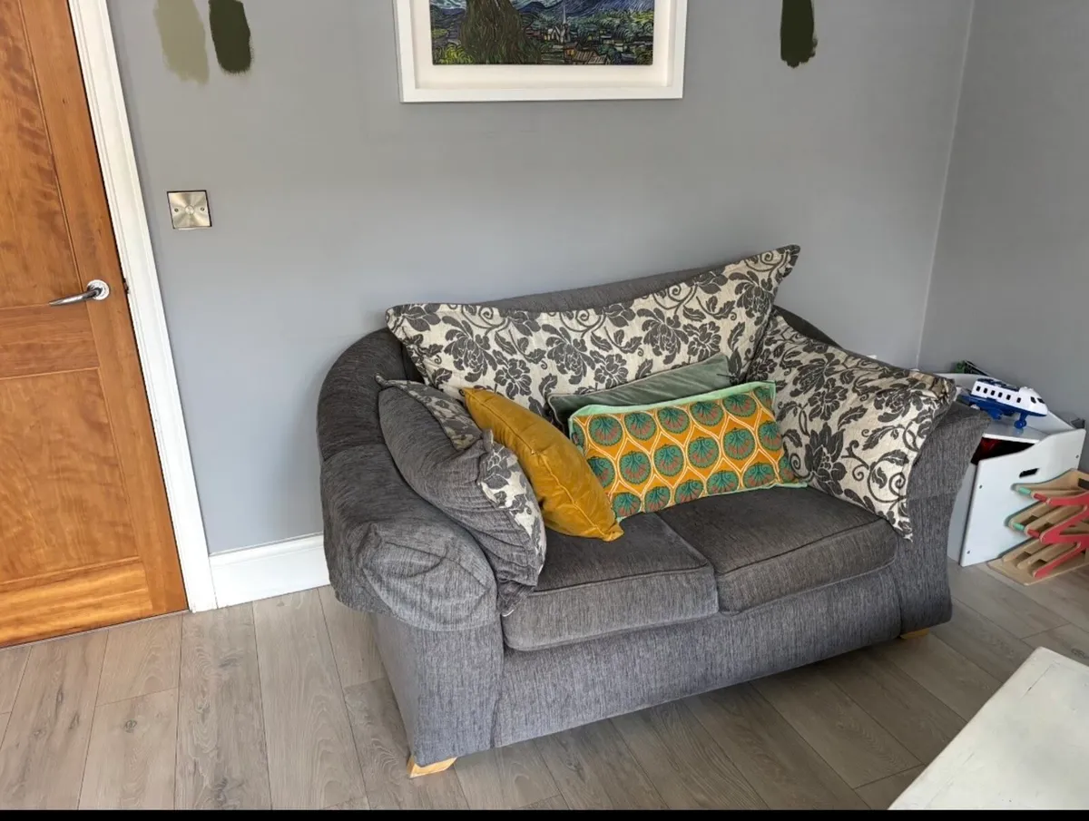 Couches - Image 2