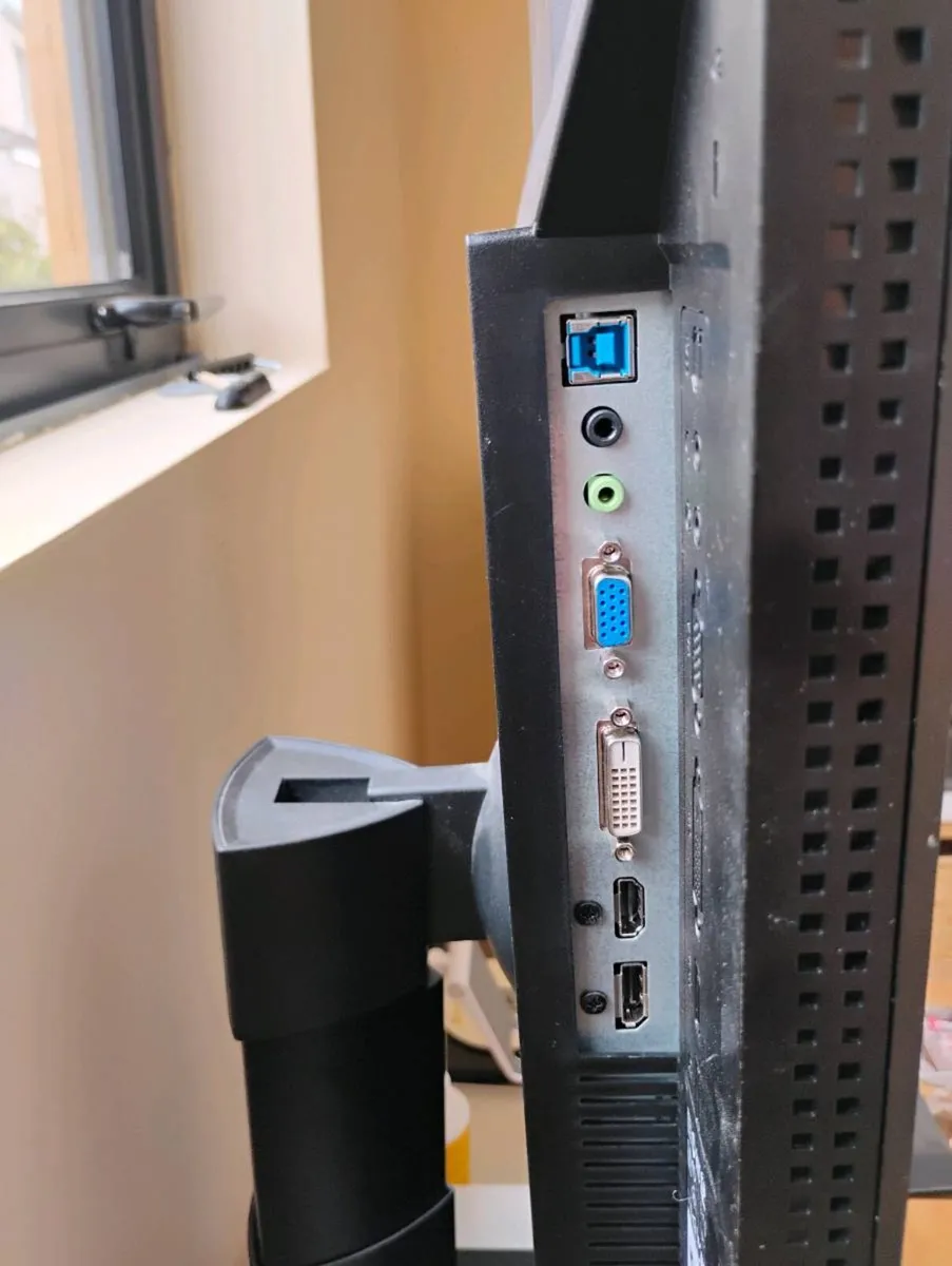 24 inch Asus monitor - Image 4