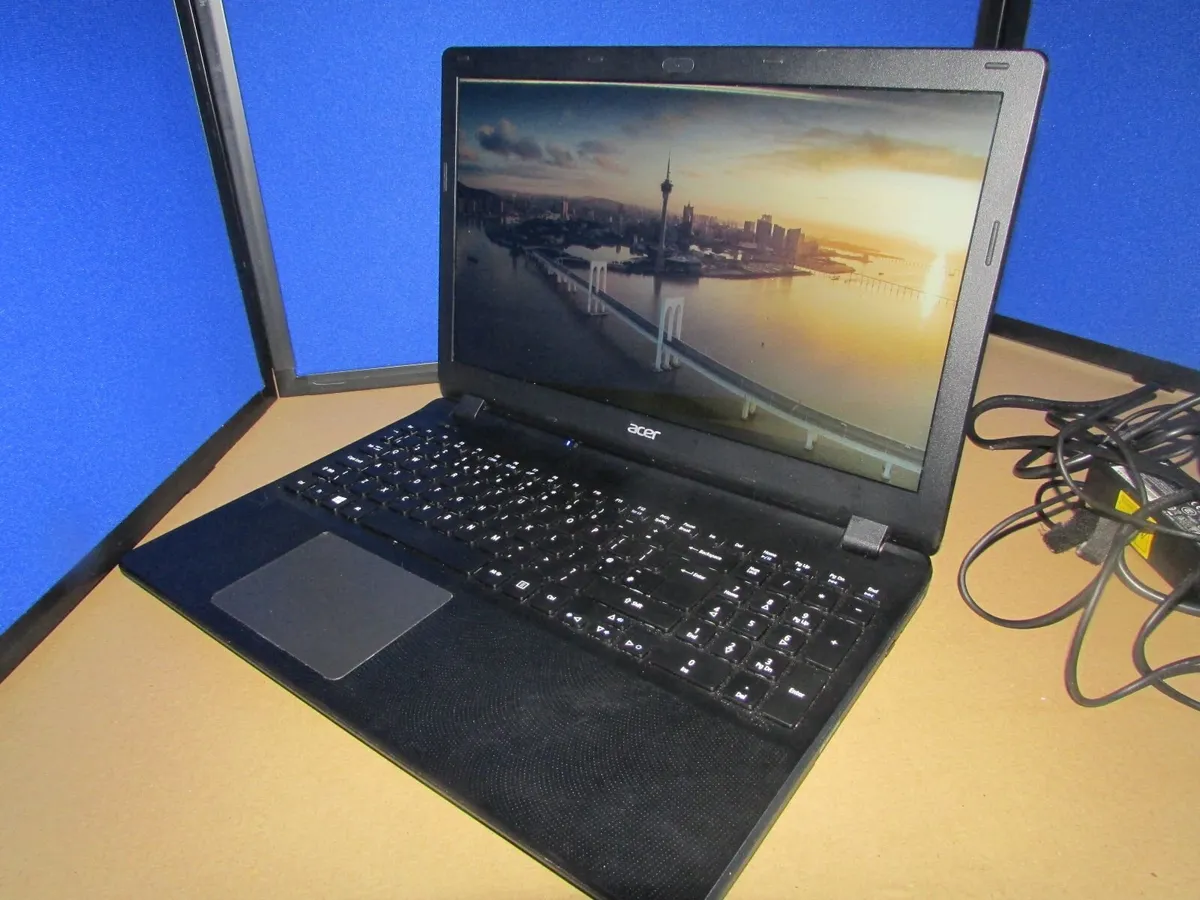 Acer Laptop - Image 2