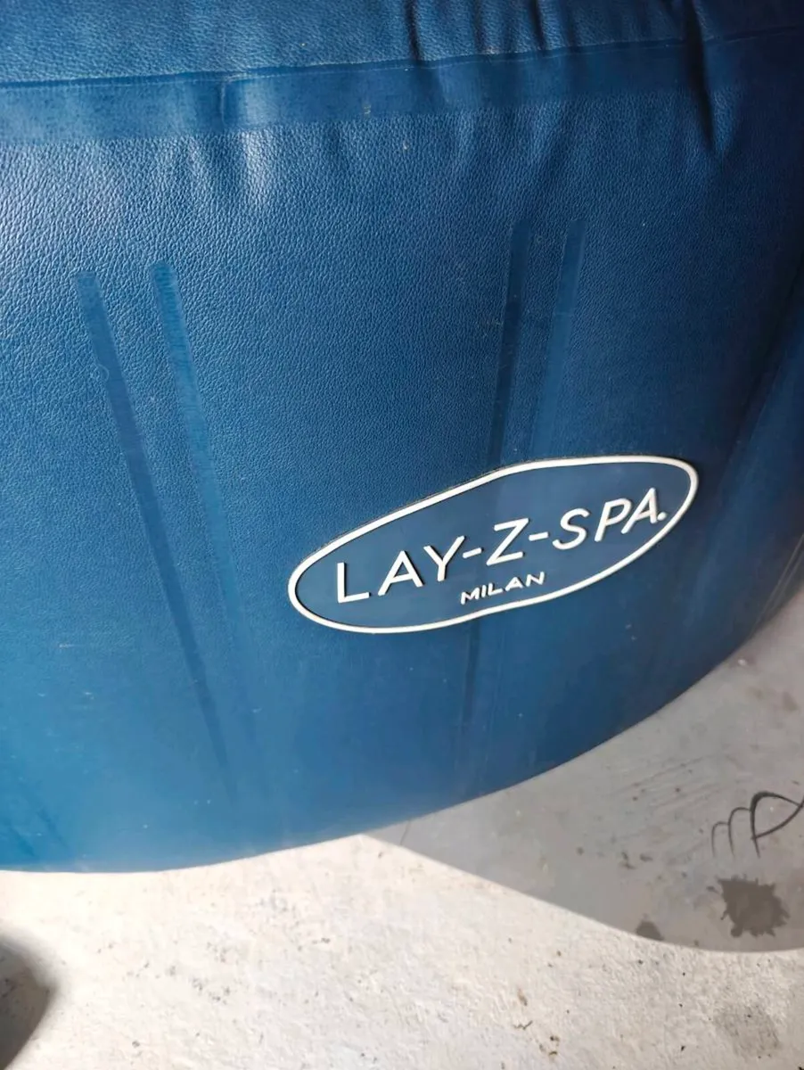 Lazy spa hot tub - Image 4