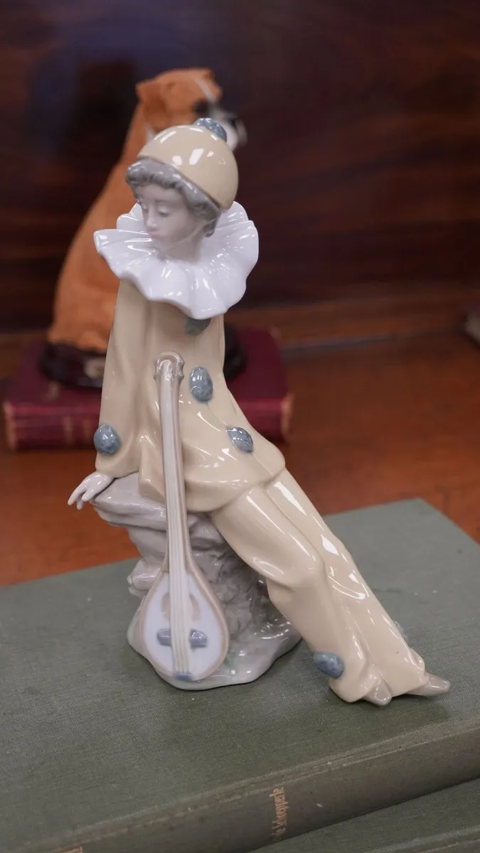 Nao Figurine - Image 2