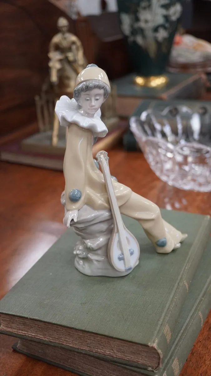 Nao Figurine - Image 3