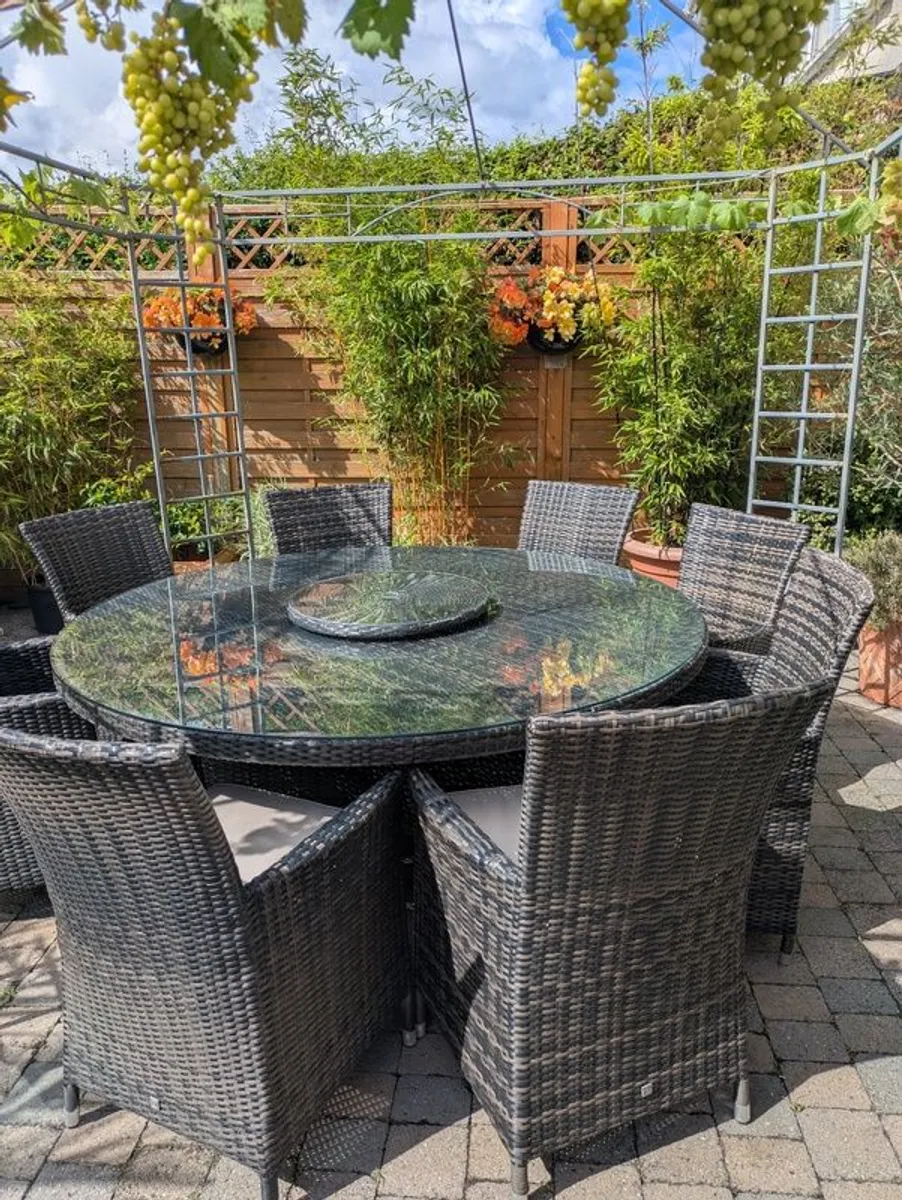 Patio table - Image 2