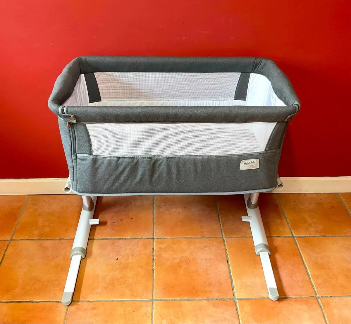 Ronbei Next To Me Crib – Excellent Condition - Image 1