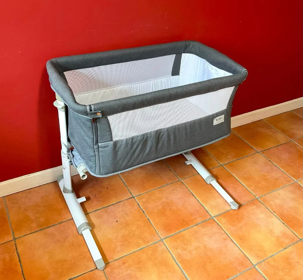 Ronbei Next To Me Crib – Excellent Condition - Image 2