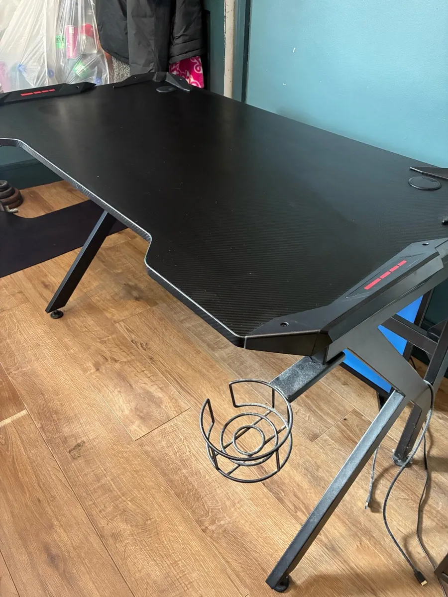 Gaming desk - Image 2
