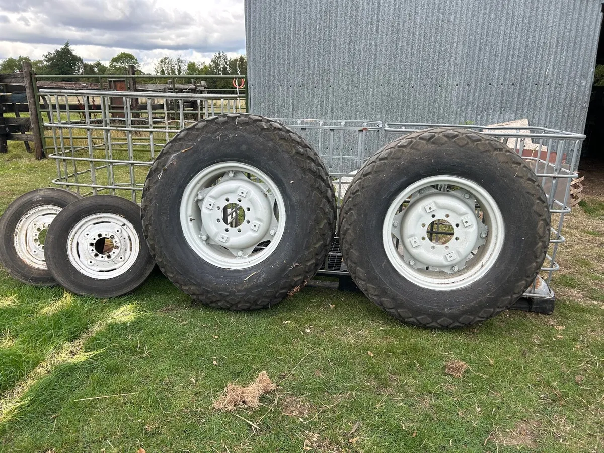 Vintage Wheels turf tyres - Image 1