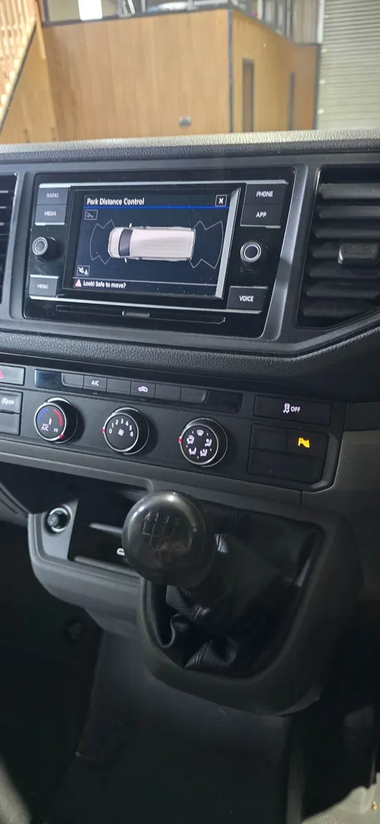 Volkswagen Crafter 2023 - Image 3