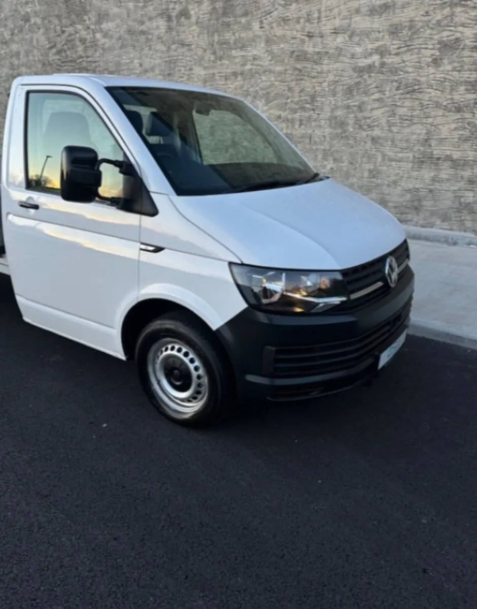 Volkswagen Transporter 2019 - Image 2