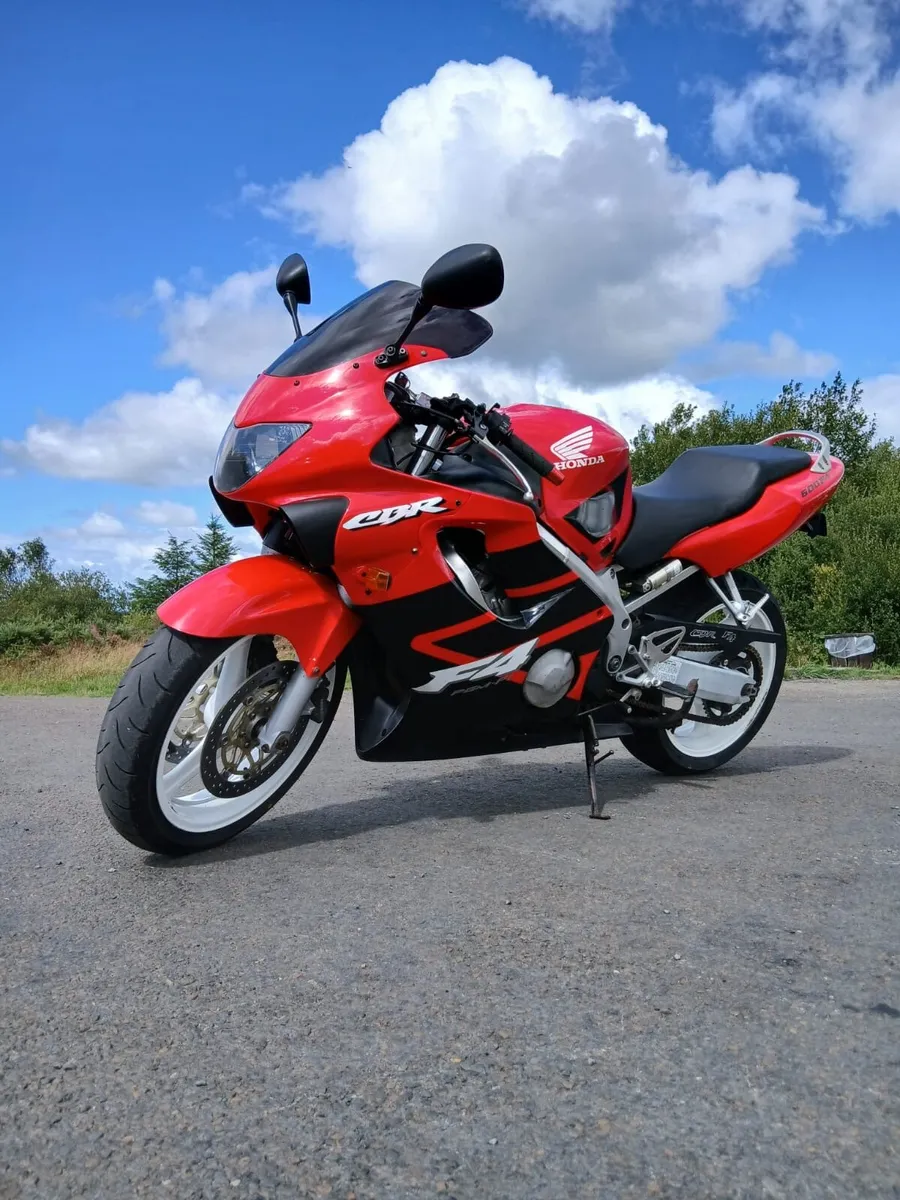 CBR 600f4 - Image 1