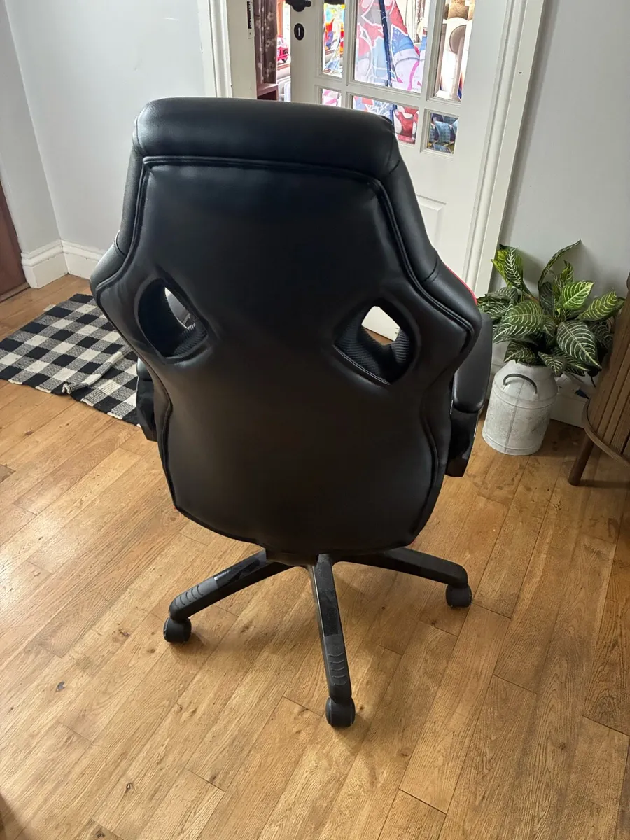 Gaming chair - Image 2