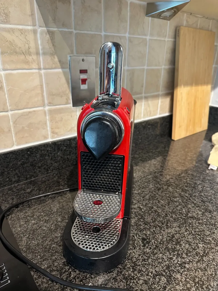 Nespresso CitiZ C113 in Cherry Red. - Image 3