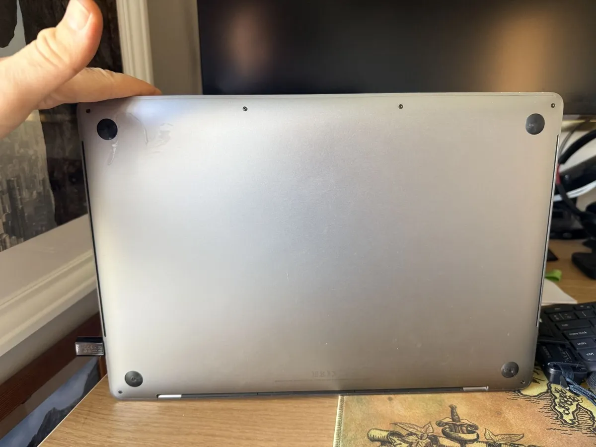 Immaculate Apple MacBook Pro 16" (i7, 32GB RAM) - Image 3