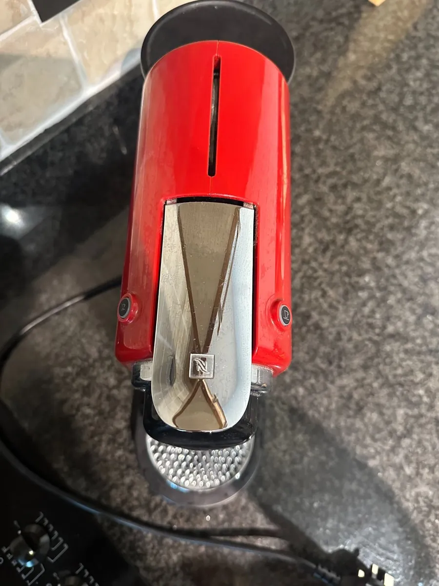 Nespresso CitiZ C113 in Cherry Red. - Image 2