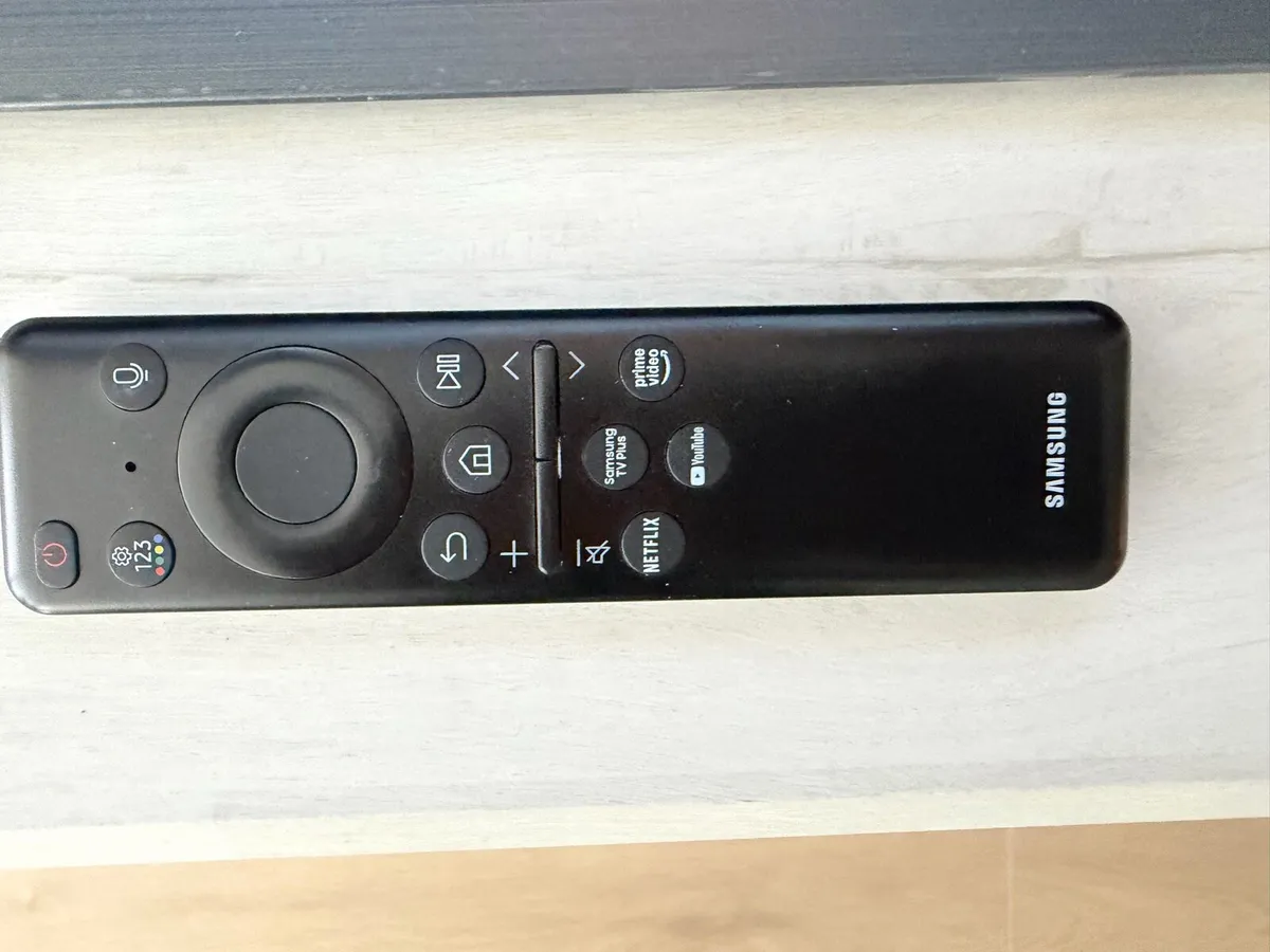 Samsung 55” S90D 4K HDR OLED Smart TV (2024) - Image 3