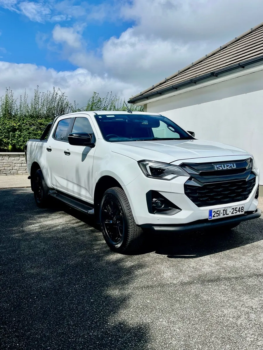 2025 Isuzu Dmax DL40 - Image 2