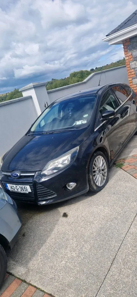 2 ford focus for spares or repair - Image 1