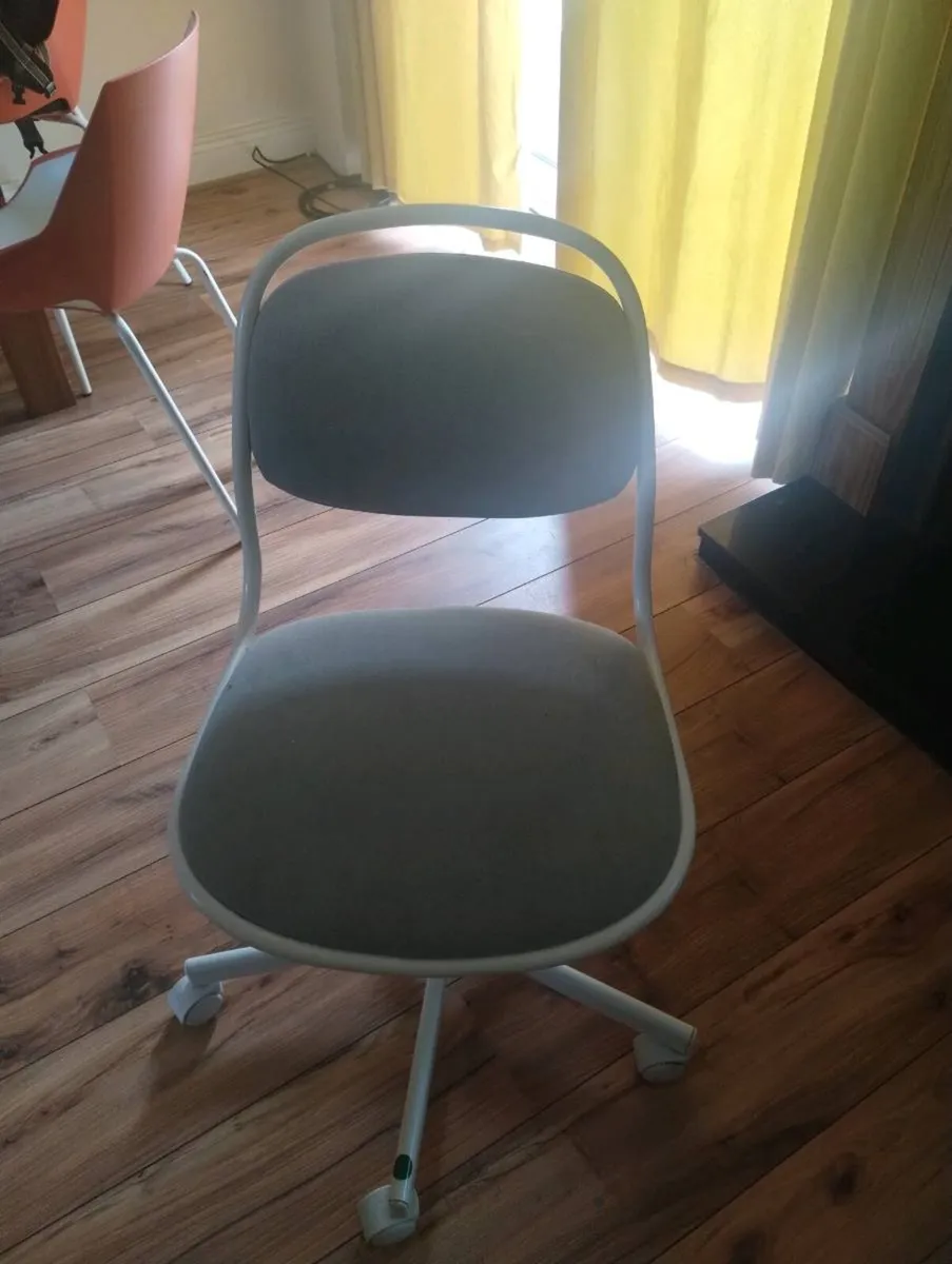 Desk swing chairs