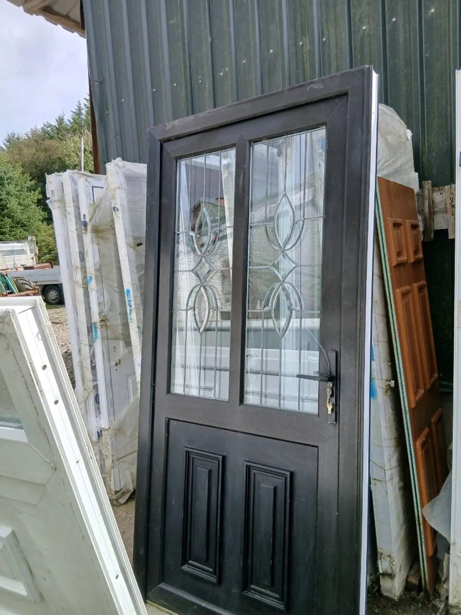 Pvc door black  low threshold  lock  keys  frame - Image 2