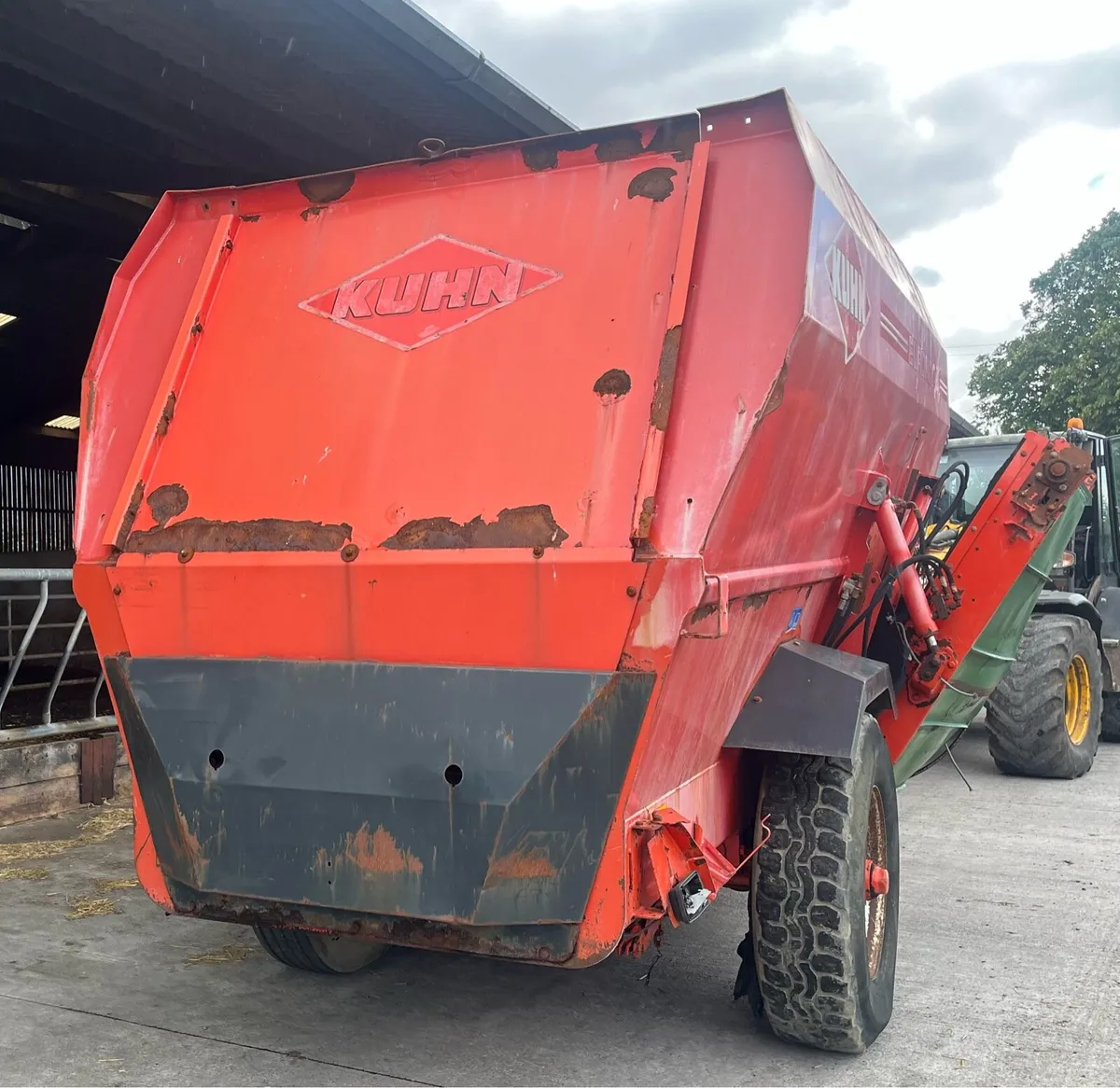 Kuhn 1460 diet feeder - Image 4