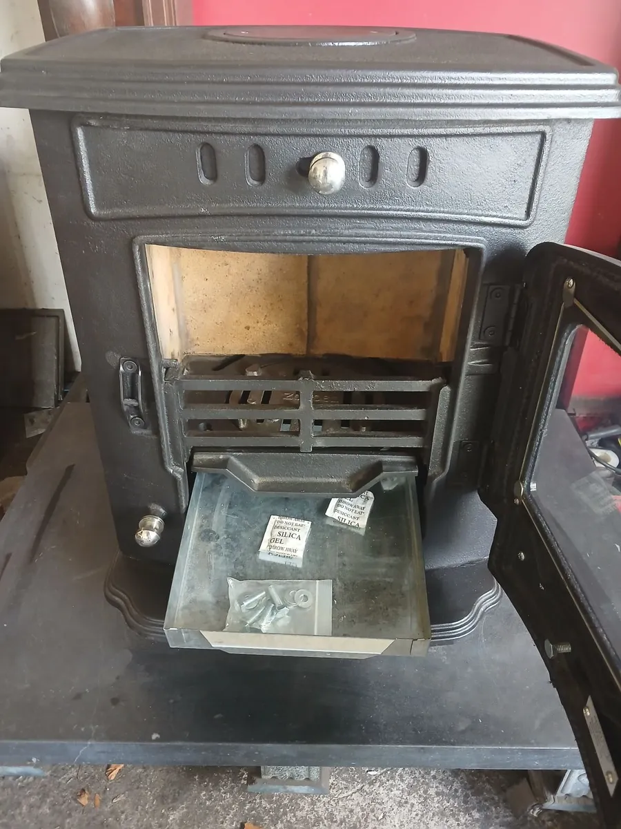 New Henley Arron solid fuel 6 kw - Image 4