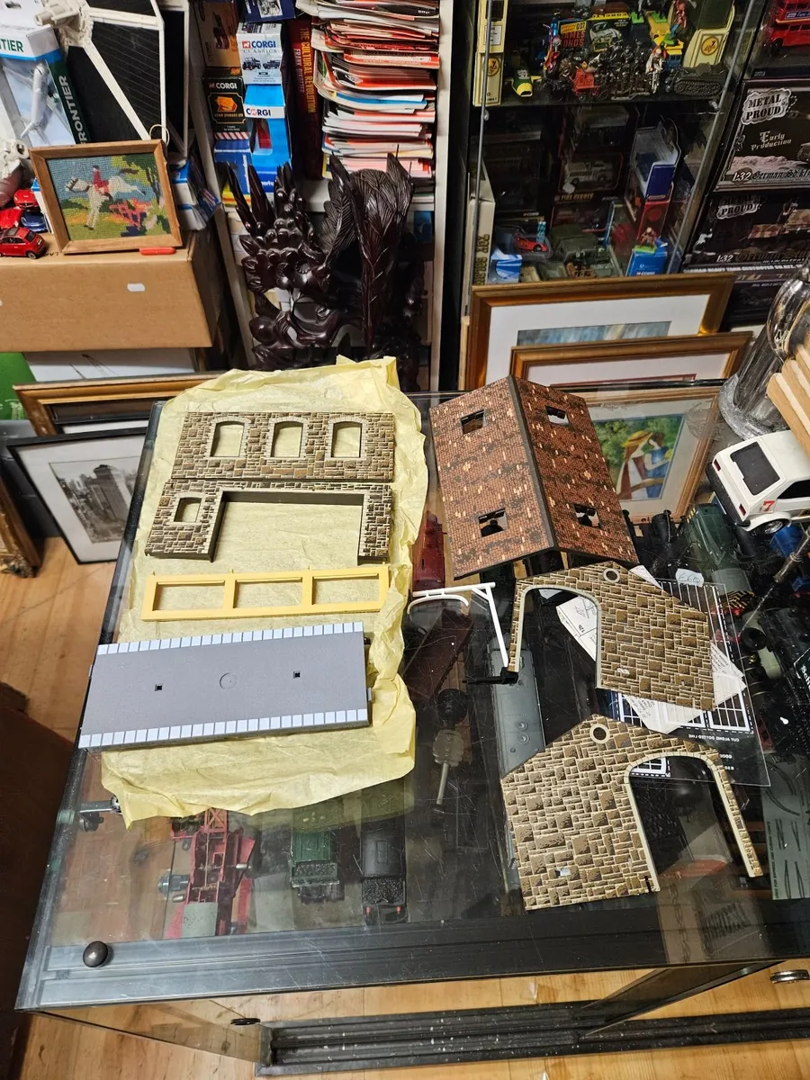 Hornby OO Gauge Goods Shed - Image 1