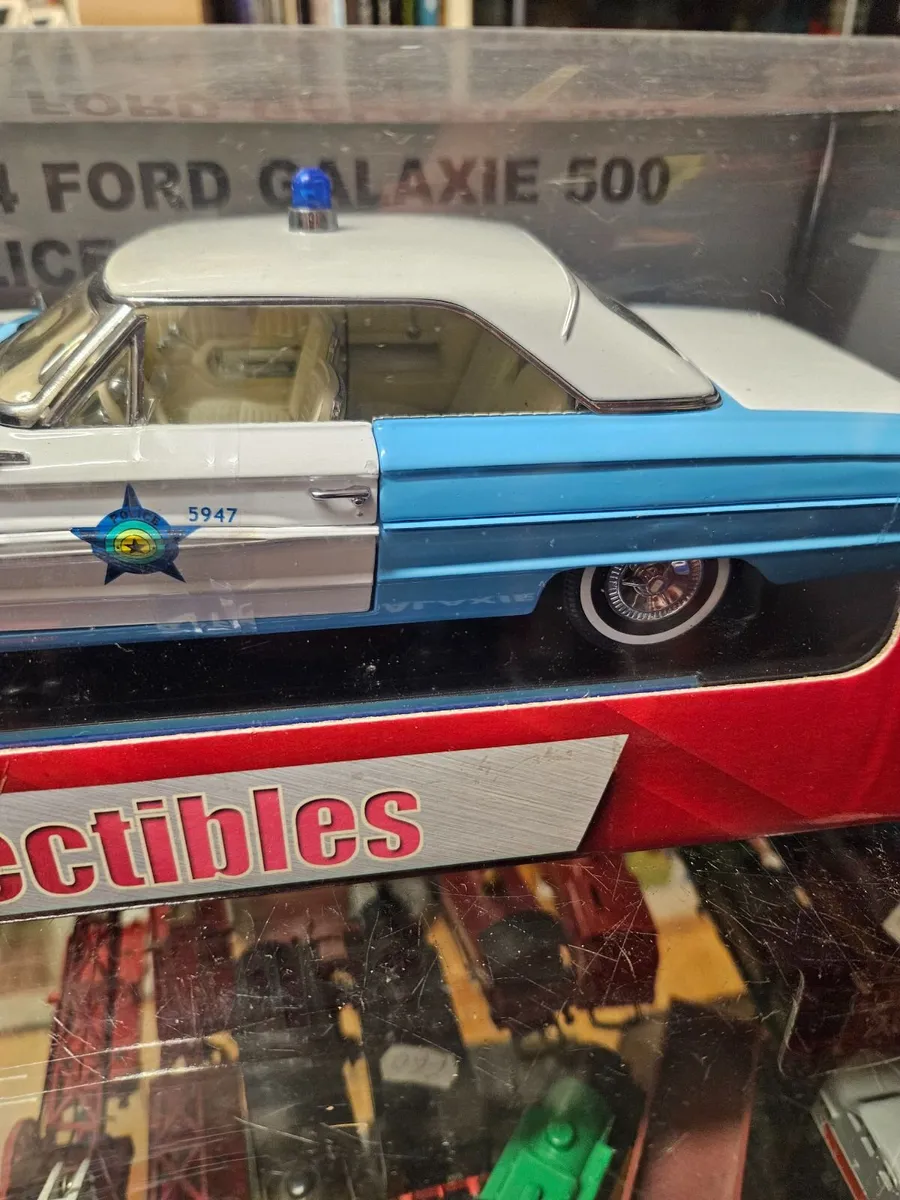 Corgi Sunstar Ford Galaxie Police Car 1.18 - Image 2