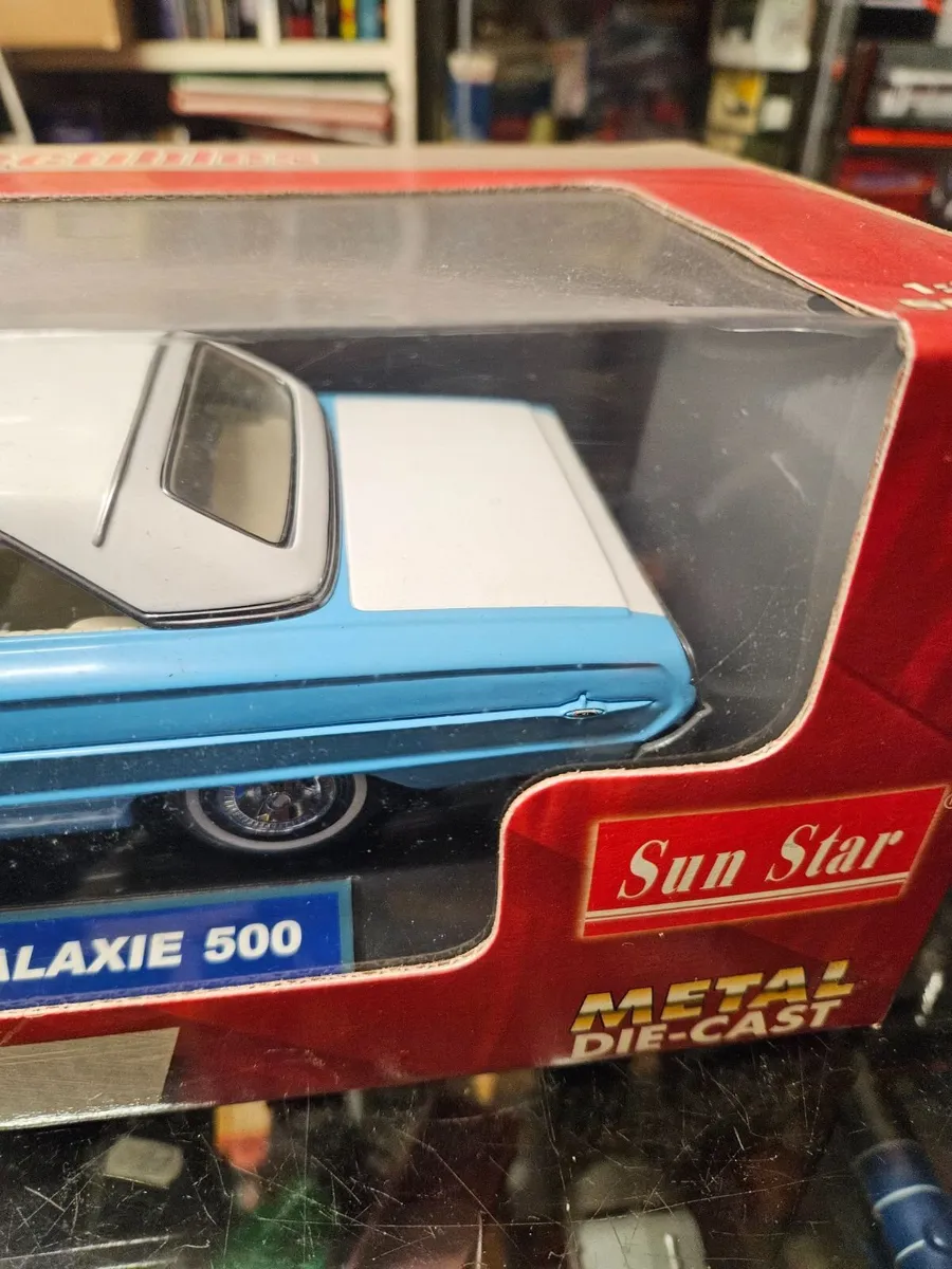 Corgi Sunstar Ford Galaxie Police Car 1.18 - Image 3