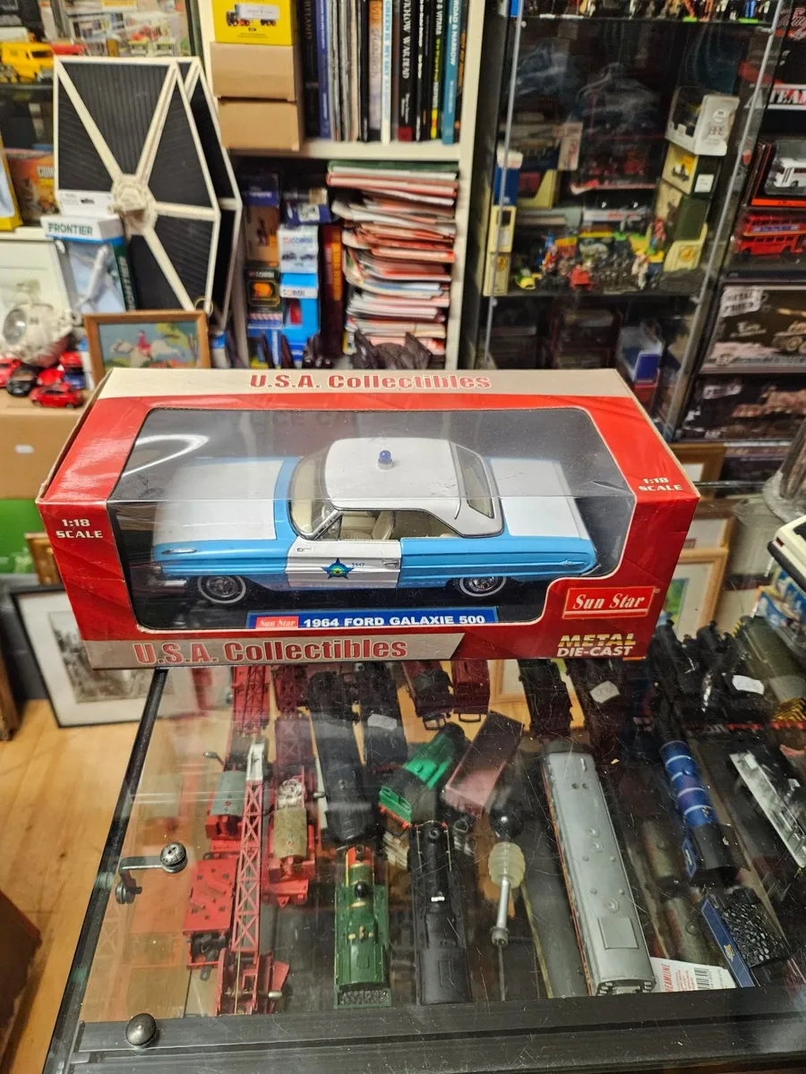 Corgi Sunstar Ford Galaxie Police Car 1.18 - Image 1