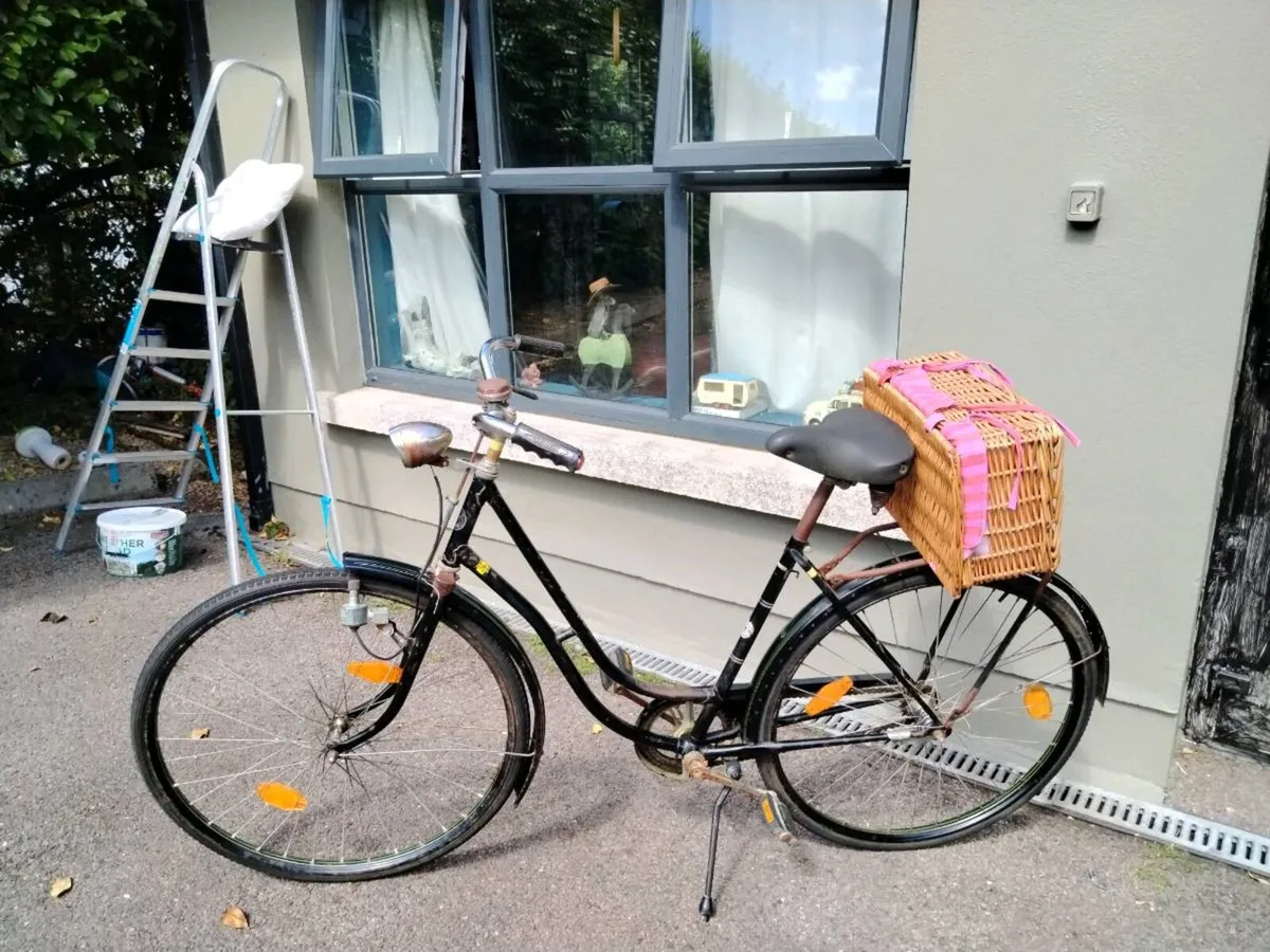 AUSTRIAN Vintage Black Utility Ladies Bicycle - Image 2