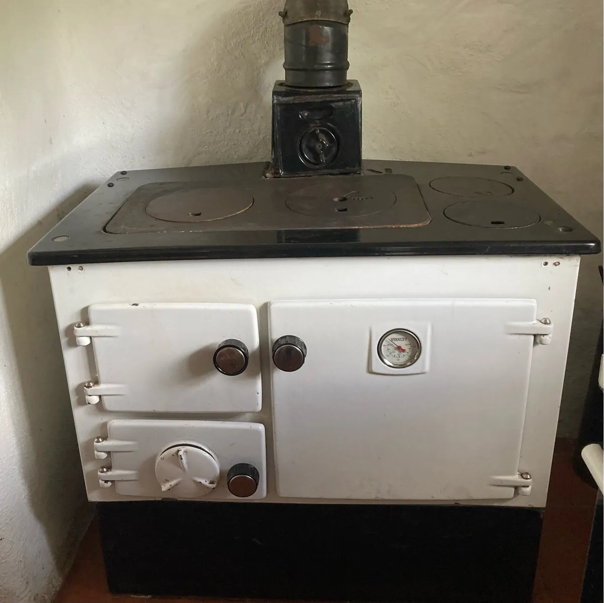 Stanley 8 solid fuel range