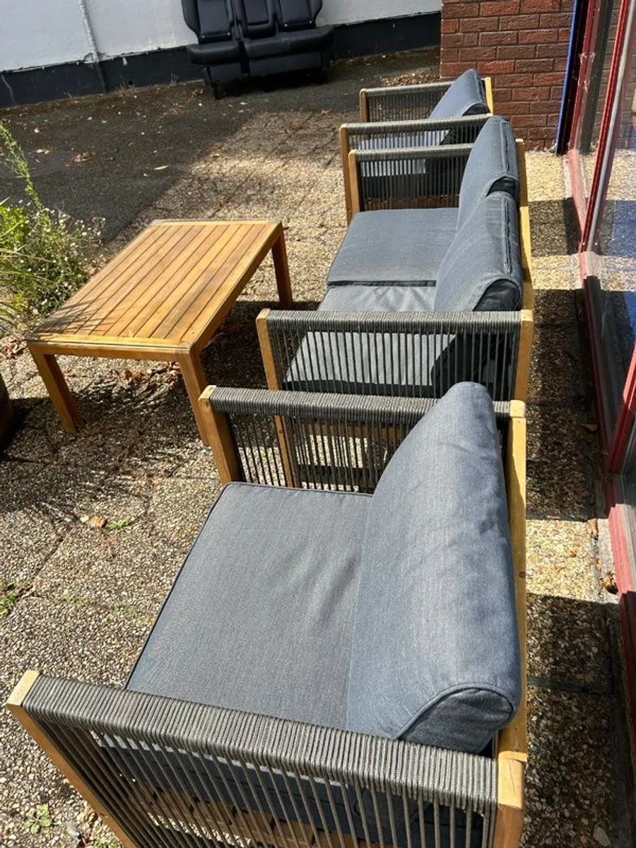 Patio furniture set - Image 1