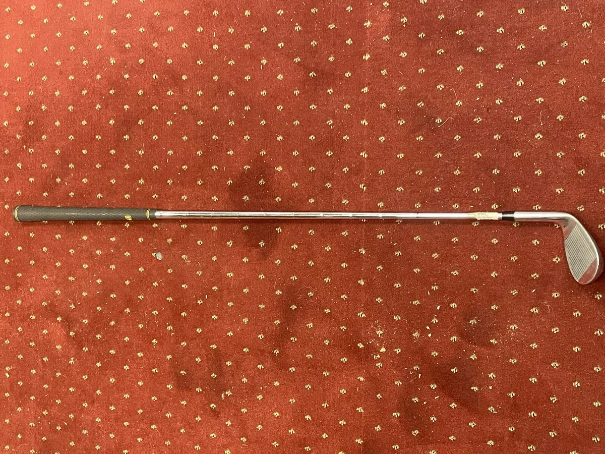 Wilson Advantage Trouble Wedge 64’ - Image 1