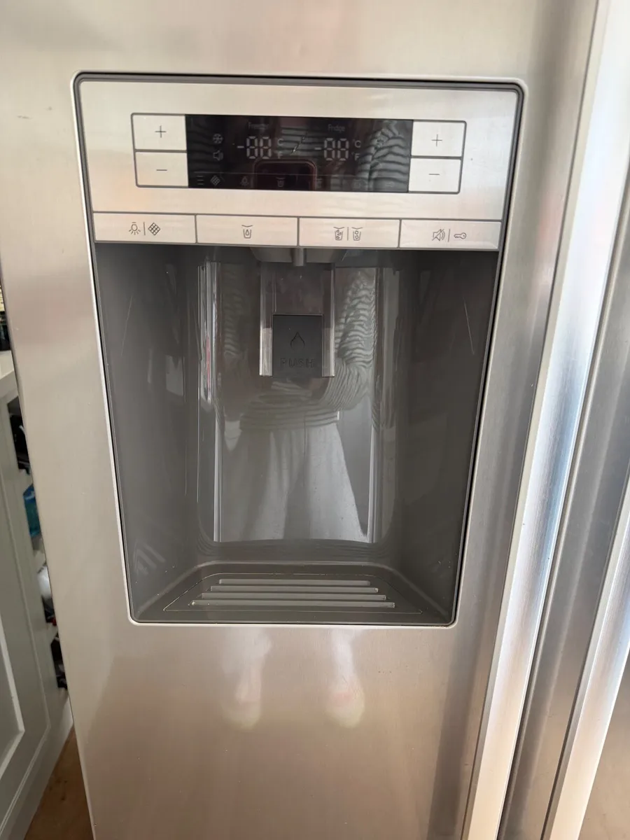 Neff Fridge Freezer American Style - Image 2