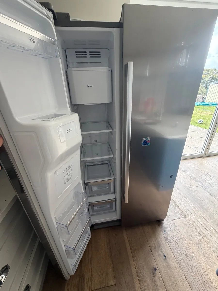 Neff Fridge Freezer American Style - Image 4