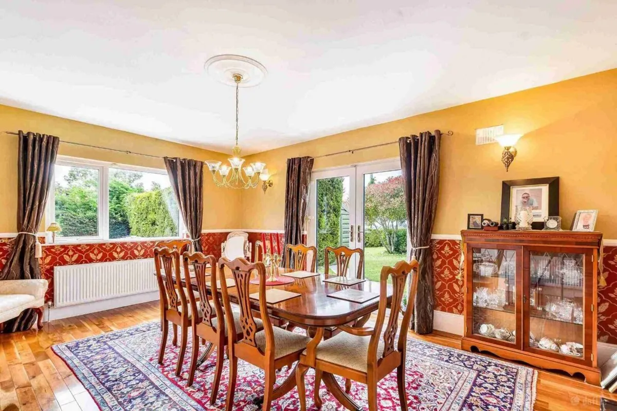 Stunning DiningRoom Table and Chairs and Sideboard - Image 2