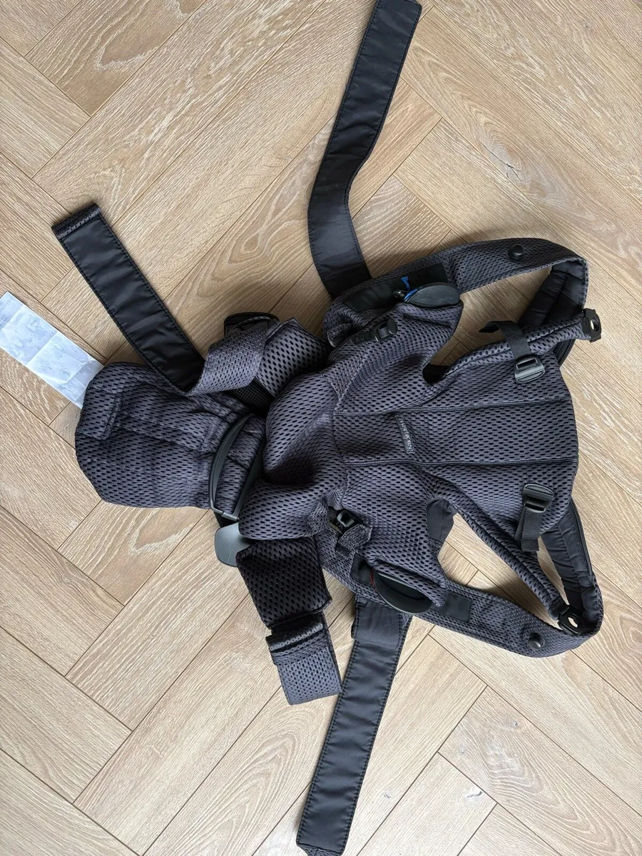 BabyBjörn Baby Carrier One Air – Dark Grey / Mesh - Image 2