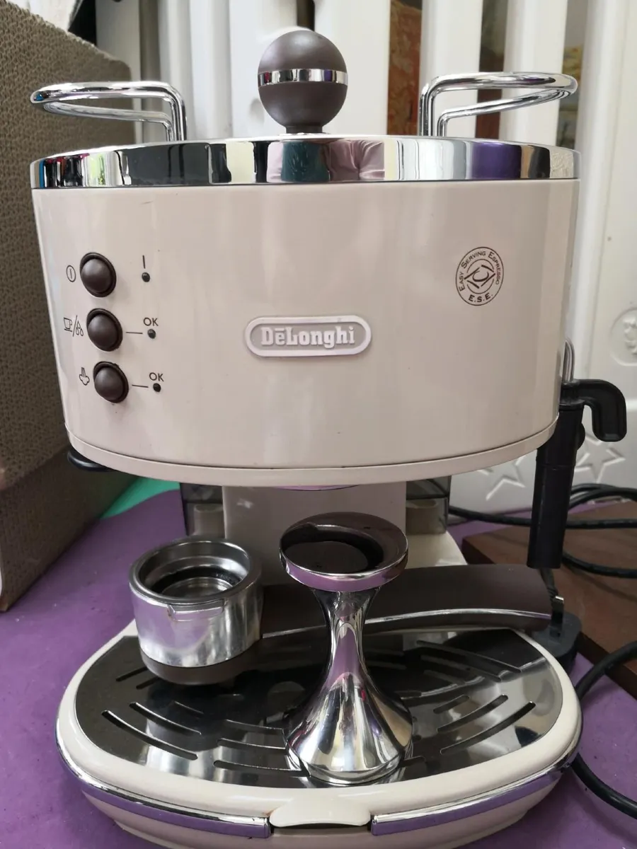 Coffee Machine and coffee tamper - great condition